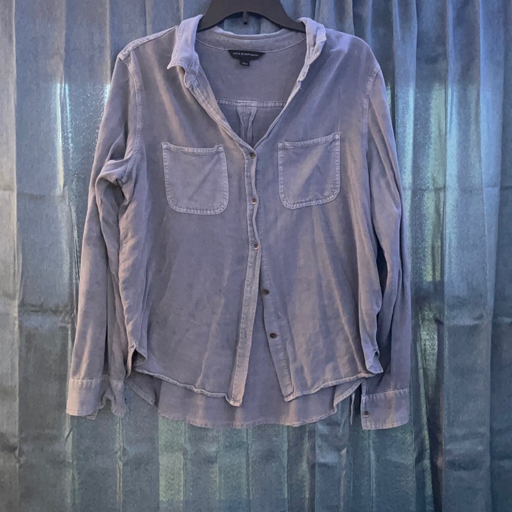 ROCK & REPUBLIC GREY BUTTON UP
